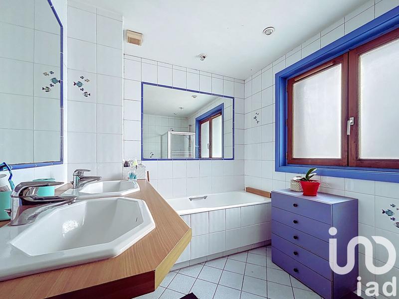 Maison - 194 m² - 11 pièces