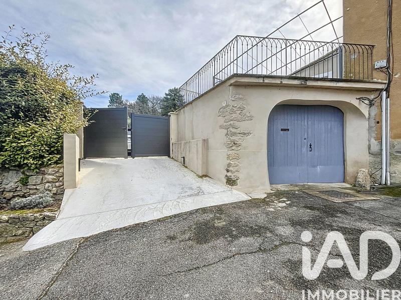 Maison - 220 m² - 5 pièces