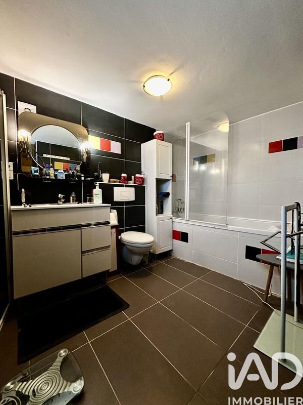 Maison - 312 m² - 13 pièces