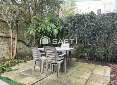 Maison de ville - 196 m² - 9 pièces