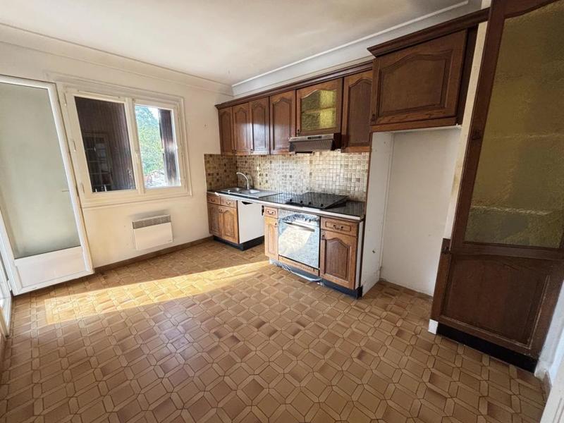 Maison - 254 m² - 12 pièces