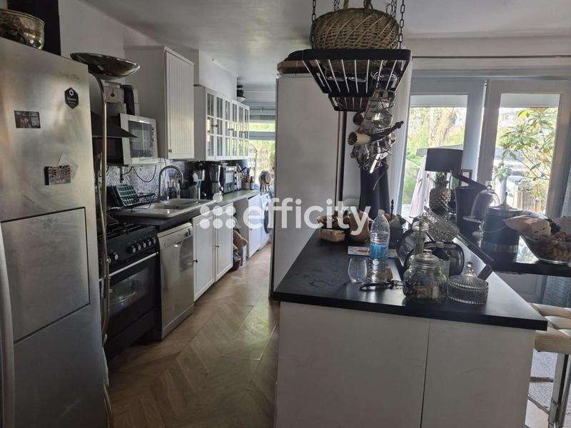 Maison - 180 m² - 6 pièces