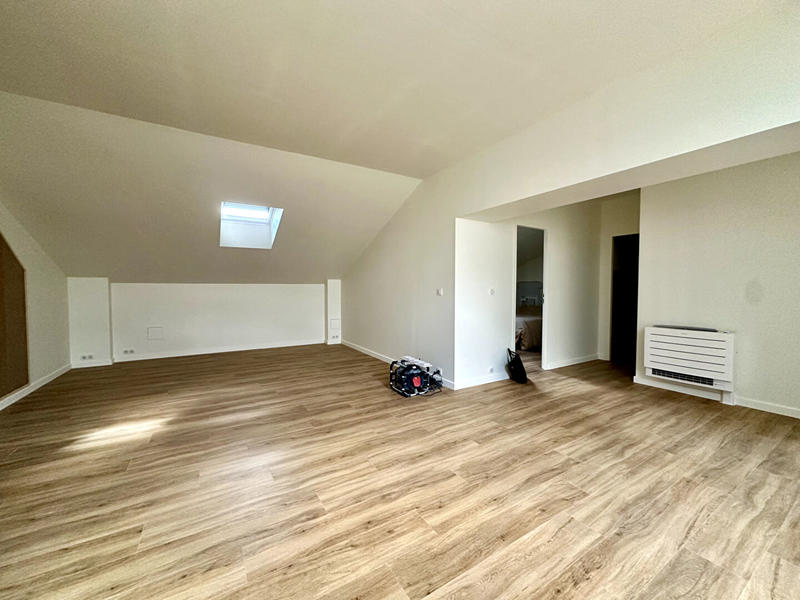 Appartement - 240 m² - 8 pièces