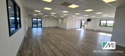 Bureau - 150 m² - 1 pièce