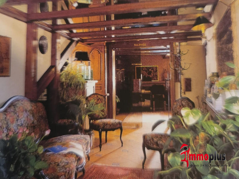 Local commercial - 712 m² - 17 pièces