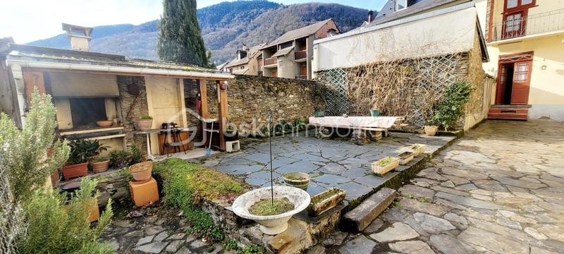 Maison ancienne - 243 m² - 15 pièces