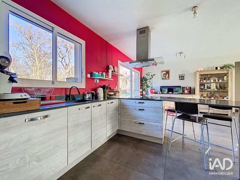 Maison - 93 m² - 5 pièces