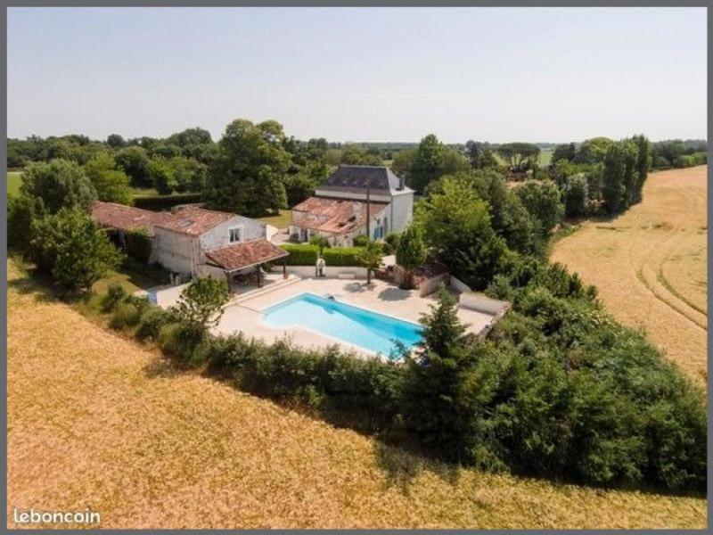 Propriété - 333 m² - 12 pièces