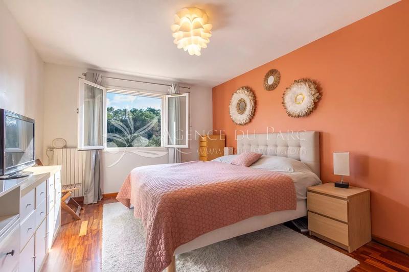 Maison - 180 m² - 5 pièces