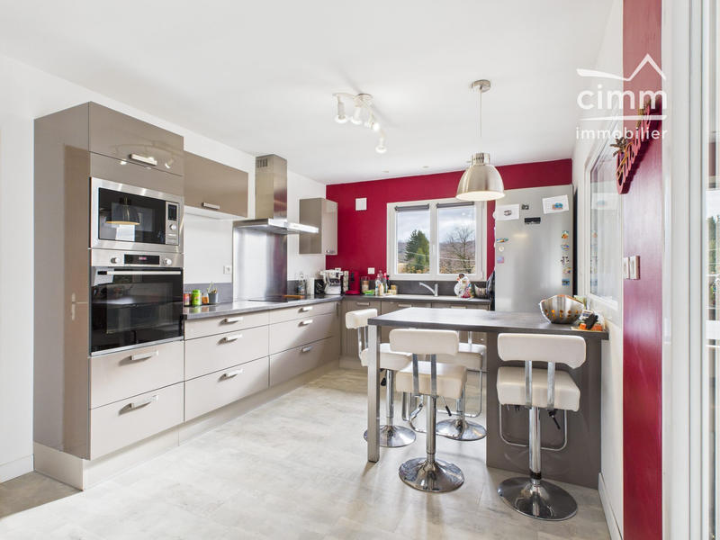 Maison - 110 m² - 5 pièces