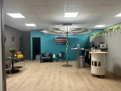 Local commercial - 215 m² - 7 pièces