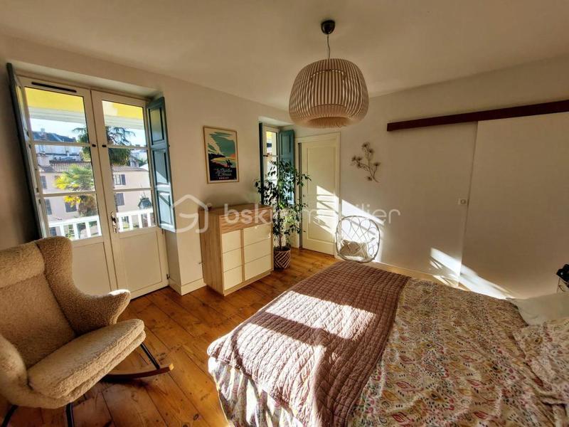 Appartement - 104 m² - 4 pièces