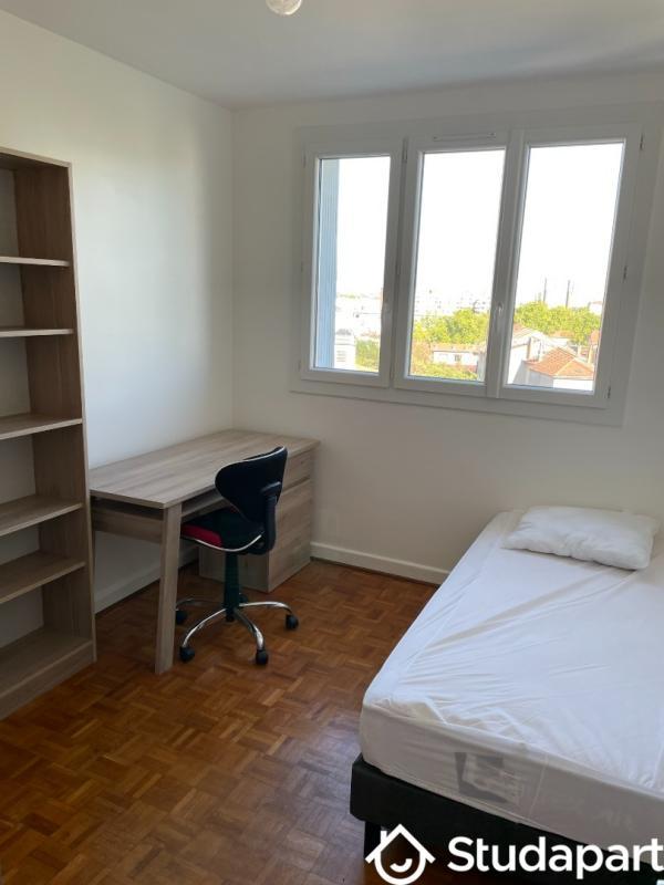 Chambre - 9 m² - 1 pièce