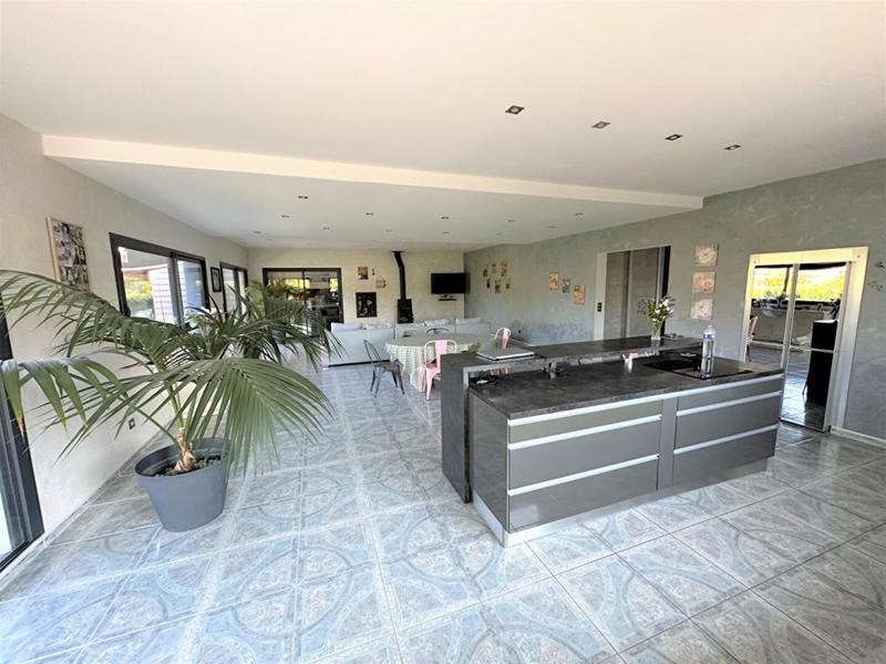 Villa - 410 m² - 7 pièces