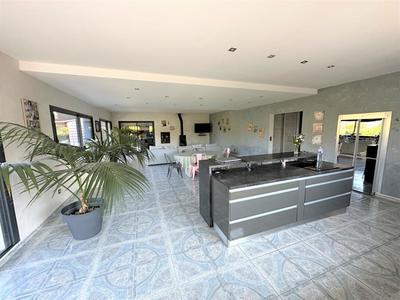 Villa - 410 m² - 7 pièces