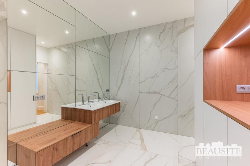 Local d'activités - 145 m² - 5 pièces