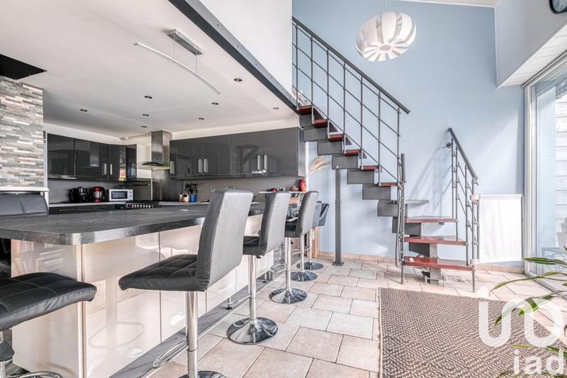 Maison - 137 m² - 6 pièces