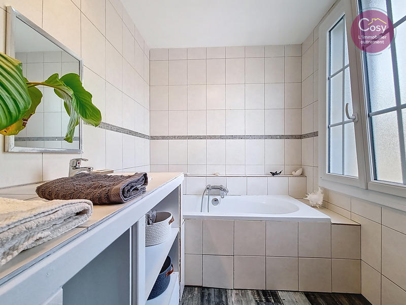 Maison - 229 m² - 7 pièces