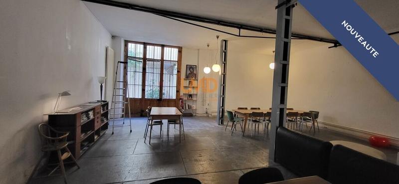 Immeuble - 1 345 m² - 20 pièces