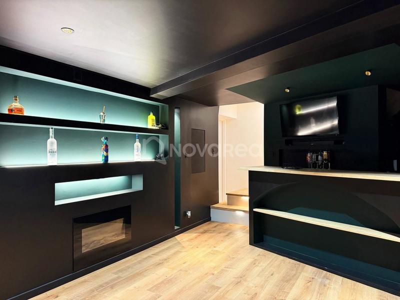 Maison - 169 m² - 11 pièces