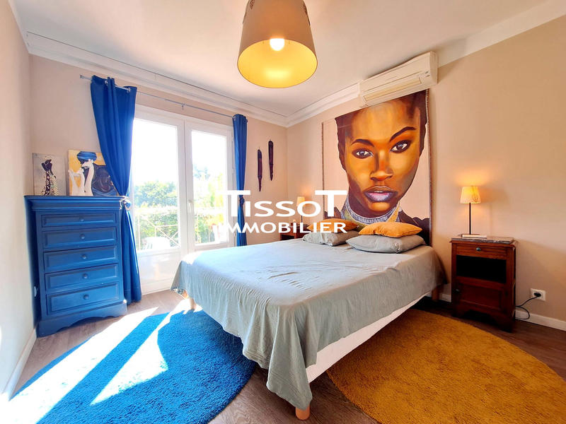 Villa - 227 m² - 8 pièces