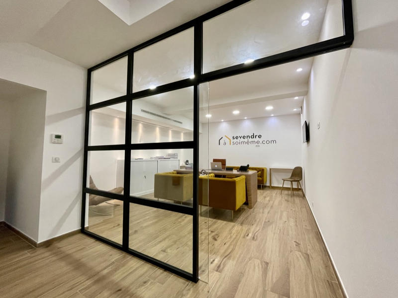 Local commercial - 130 m² - 5 pièces