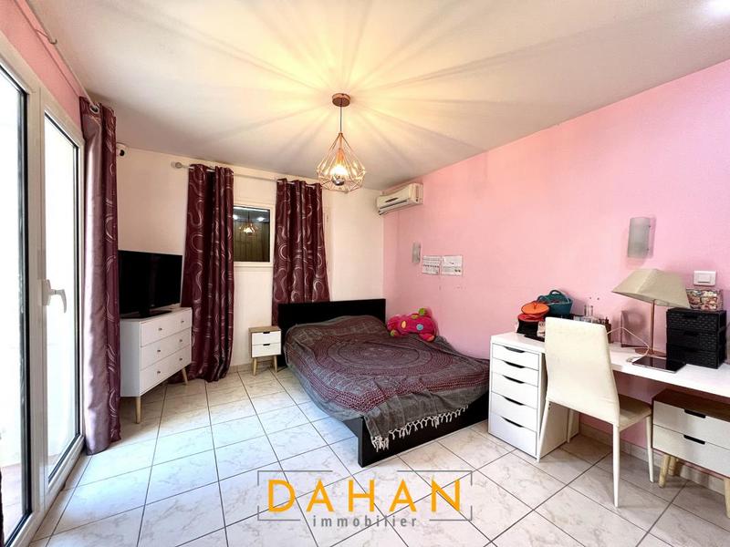 Villa - 255 m² - 6 pièces