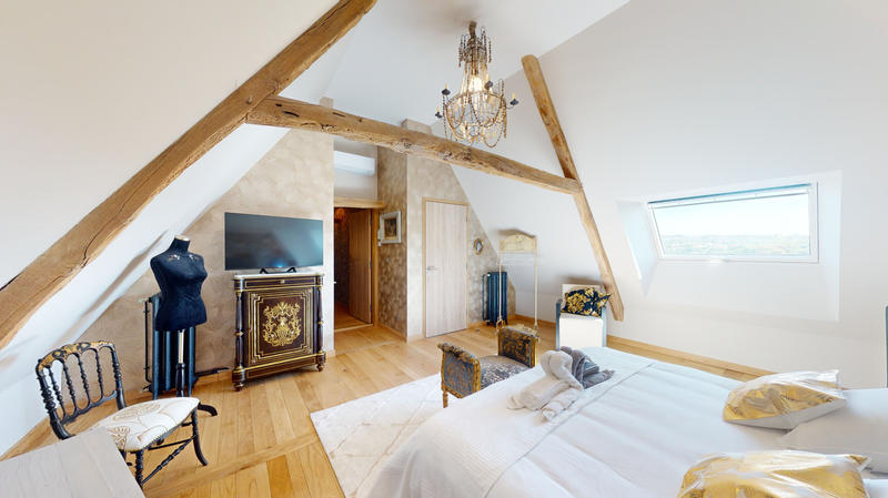 Maison - 900 m² - 16 pièces