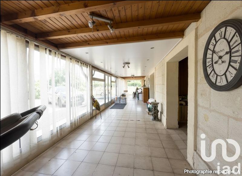 Maison - 250 m² - 8 pièces