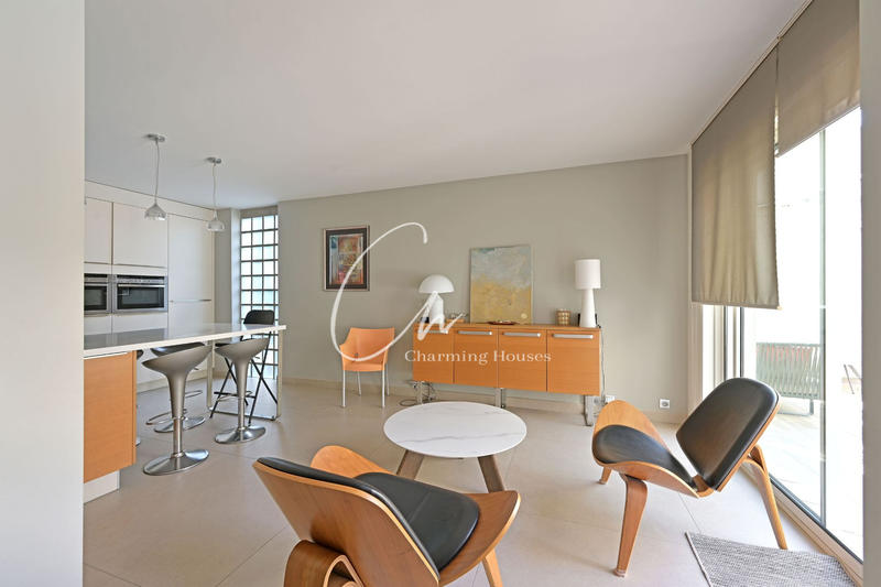 Maison - 218 m² - 7 pièces