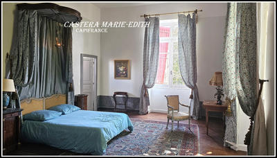 Maison - 372 m² - 15 pièces