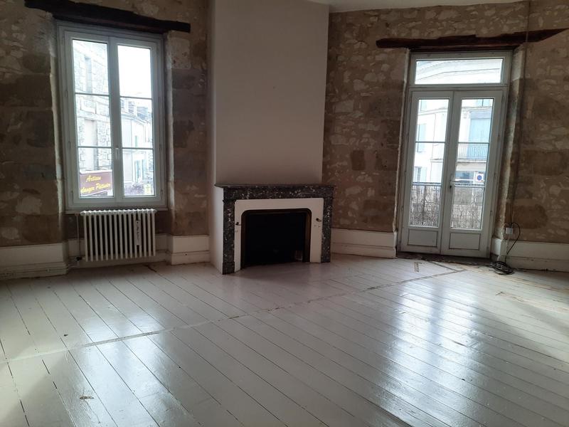 Maison traditionnelle - 290 m² - 7 pièces