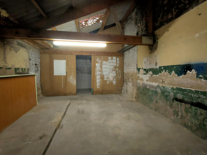 Local commercial - 141 m² - 3 pièces