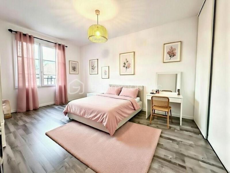 Maison - 94 m² - 5 pièces