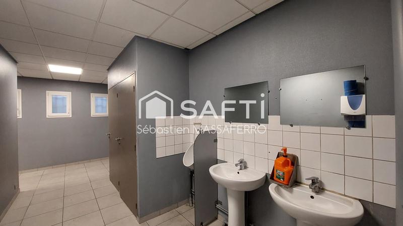 Local commercial - 1 850 m² - 3 pièces