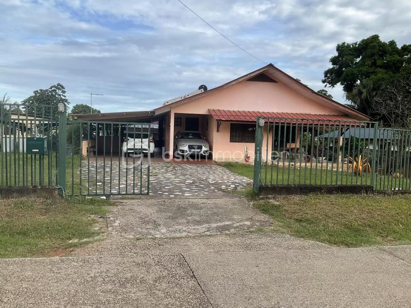 Maison - 105 m² - 5 pièces