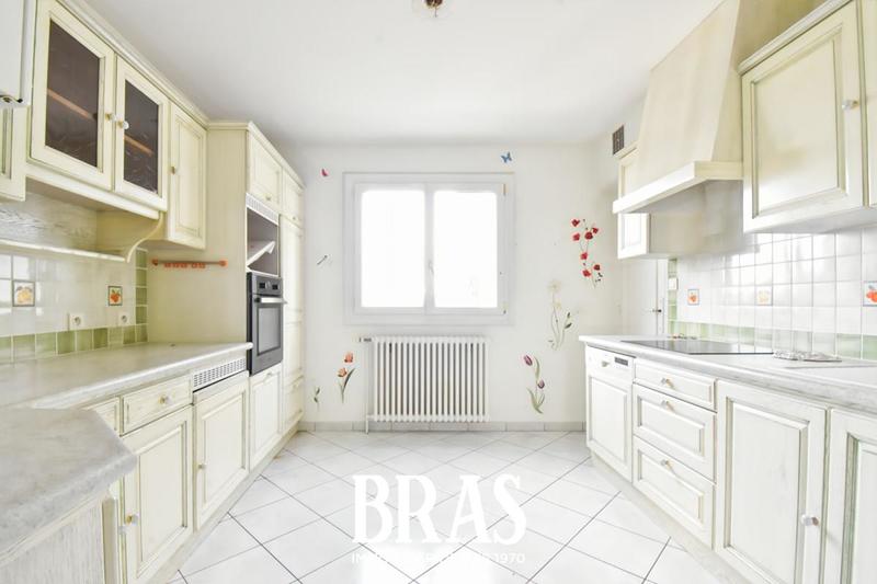 Appartement - 79 m² - 4 pièces