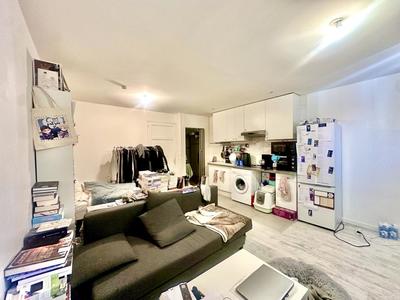 Studio - 25 m² - 1 pièce