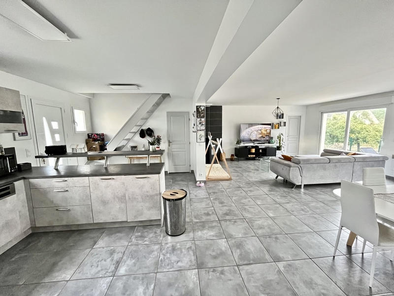 Maison - 198 m² - 7 pièces