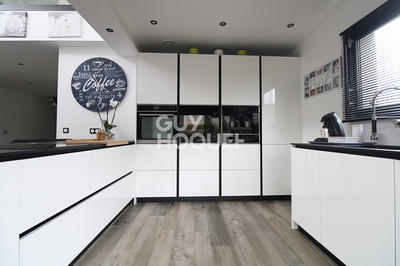 Maison - 140 m² - 6 pièces