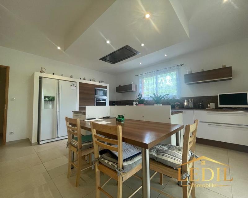 Pavillon - 234 m² - 5 pièces