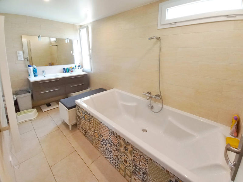 Maison - 144 m² - 7 pièces