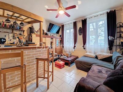 Maison traditionnelle - 111 m² - 5 pièces