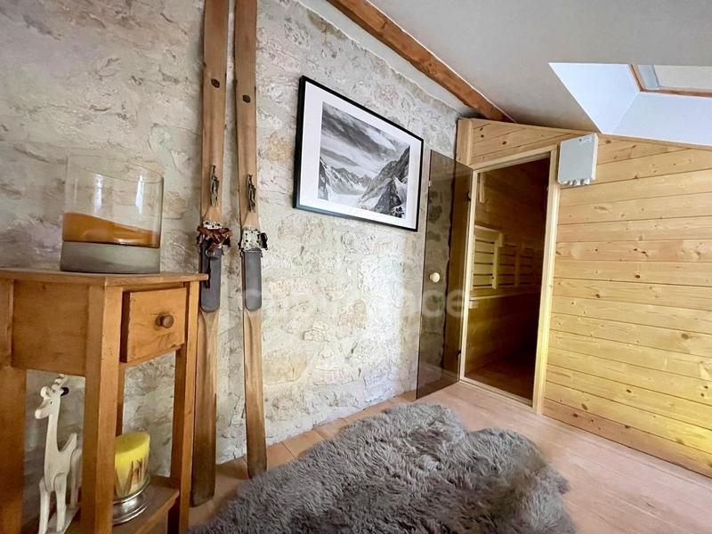 Maison - 187 m² - 4 pièces