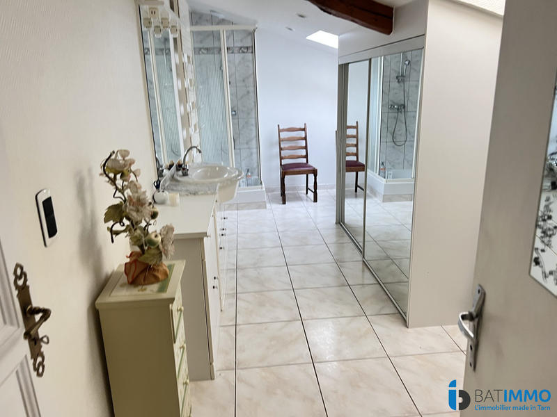 Maison - 248 m² - 7 pièces