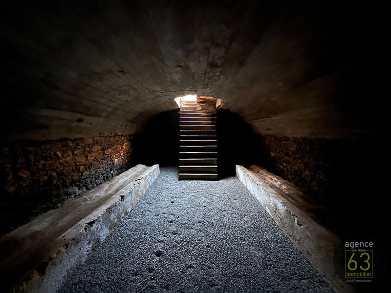 Maison ancienne - 180 m² - 5 pièces