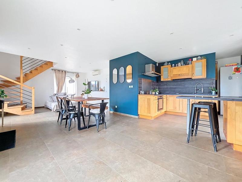 Maison - 97 m² - 3 pièces