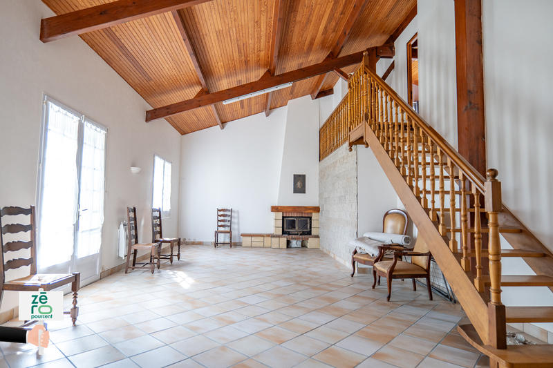 Maison - 238 m² - 10 pièces