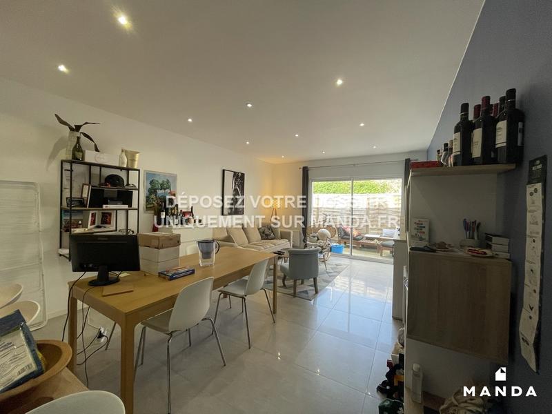 Chambre - 12 m² - 6 pièces