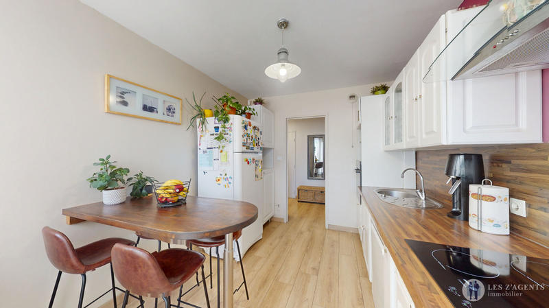 Appartement - 80 m² - 4 pièces